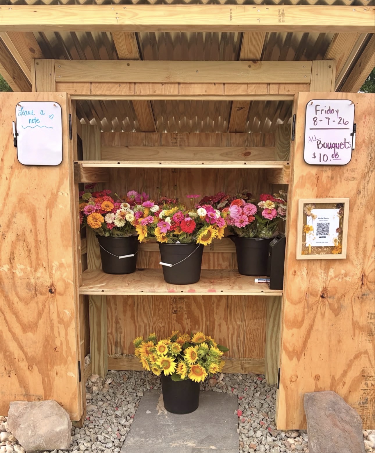 Hidden JEM Farm farm shop with flower recipe chalkboard